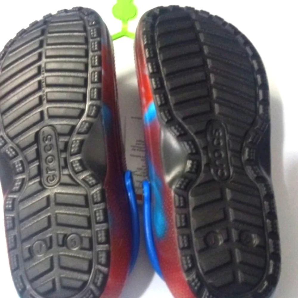 CROCS KIDS RED AND BLUE TIE DYED COZY FUR LINED SHOES SIZE 5 NWT